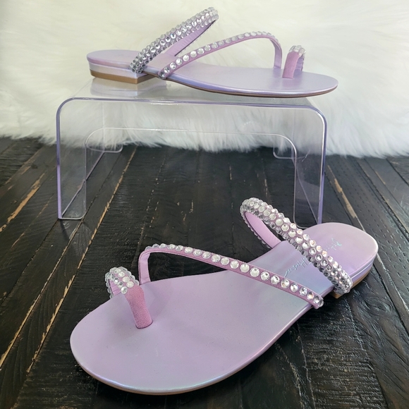 NEW Betsey Johnson Silas Lavender Flat Sandals Women's Size 7 - Picture 1 of 6